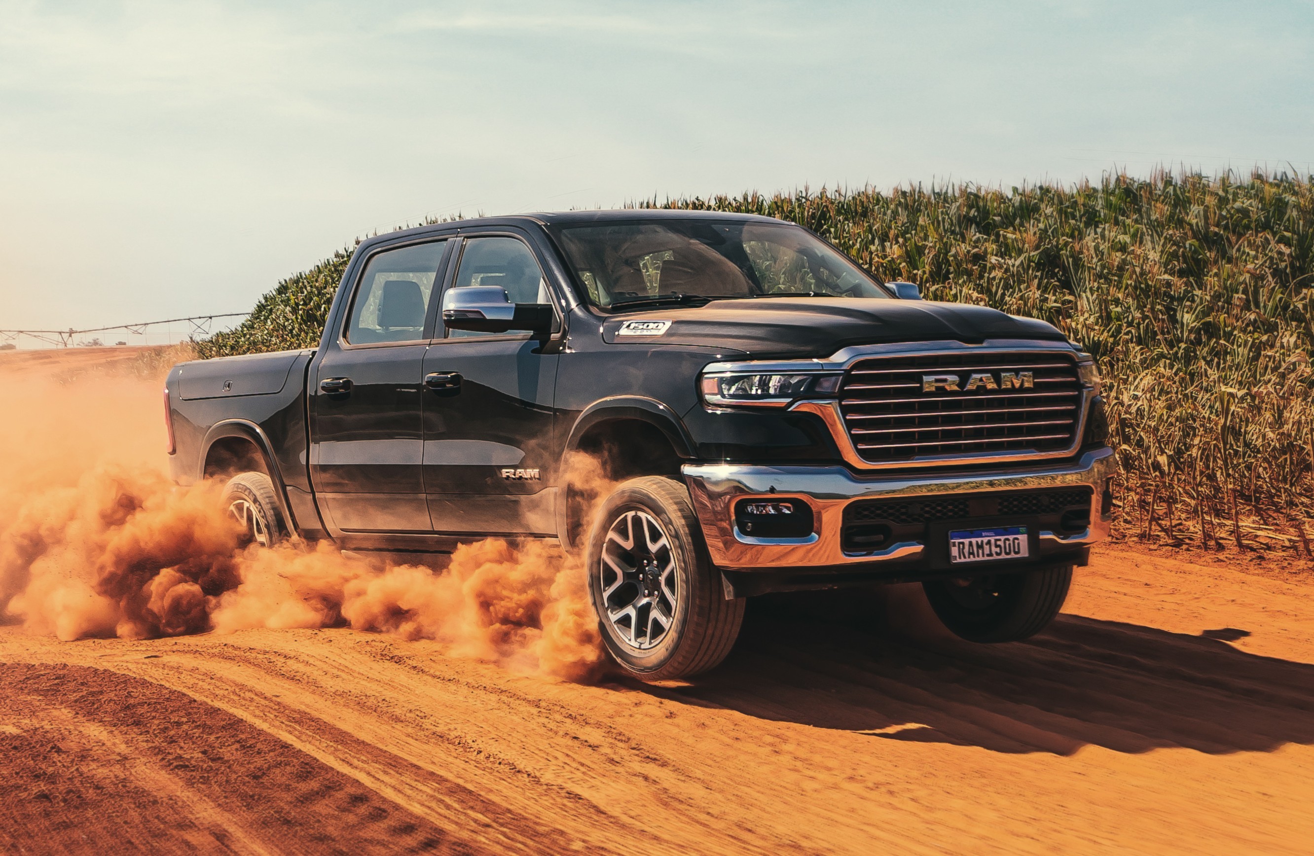 ram-1500-laramie-cortada.jpg